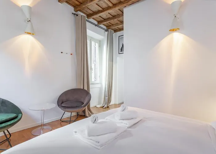 Eclectica Living By Navona Square